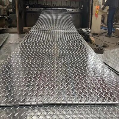 kopen Het Geruite Blad Diamond Plate Anti Slip Ribbed 200mm van het douanealuminium online vervaardiging