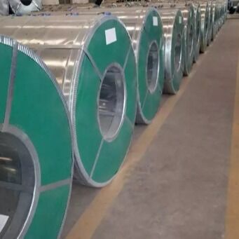 Hete Onderdompelings de Vooraf geverfte Galvalume Breedte van Staalrollen G280 G350 G550 20mm voor Knipsel